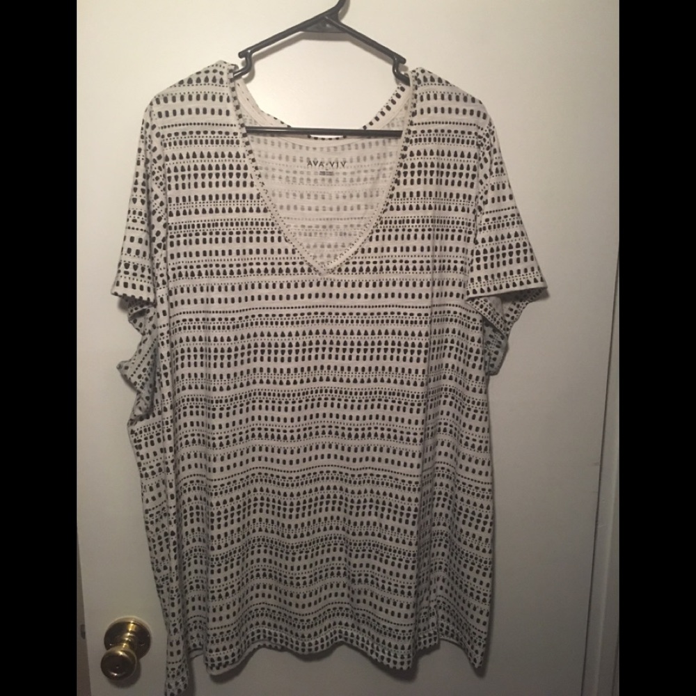 Target brand short sleeve tee